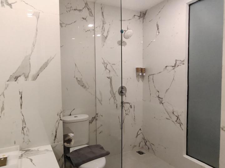 Lynn Hotel